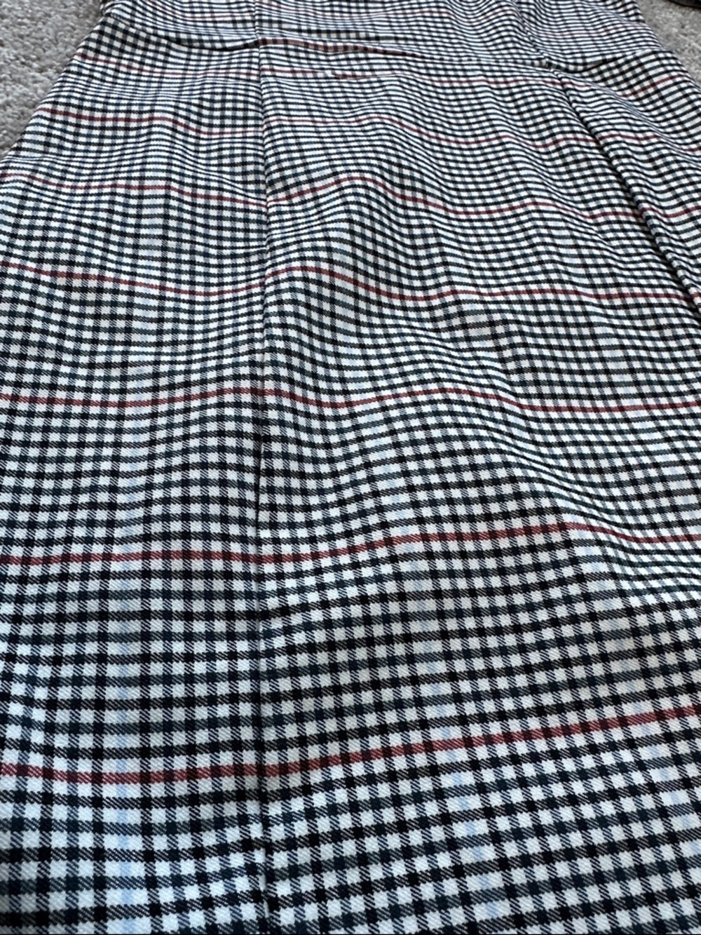 Sleeveless Check Print Bodycon Dress in Black and White - Picture 2 of 4